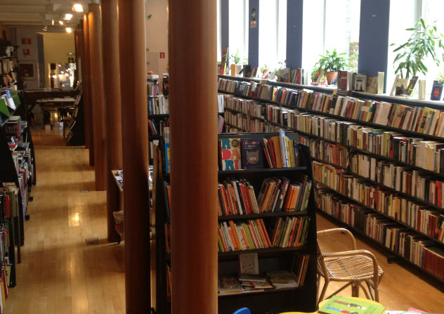 Katrakak - Pamplona (Cantina, Librería, Espacio social)